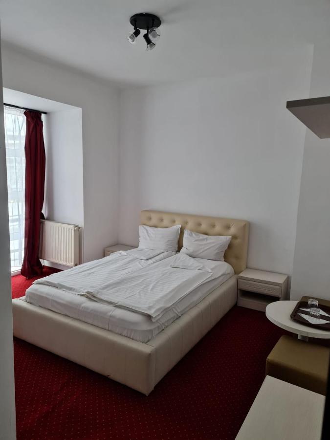 Casa Vinga - Restaurant&jacuzzi Guest house Poiana Brasov